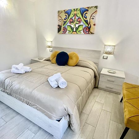 I Mori - Holiday Rooms Lascari Extérieur photo